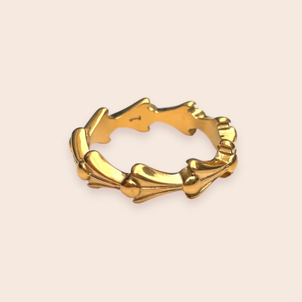 Studio Frenchie ring - golden leaves