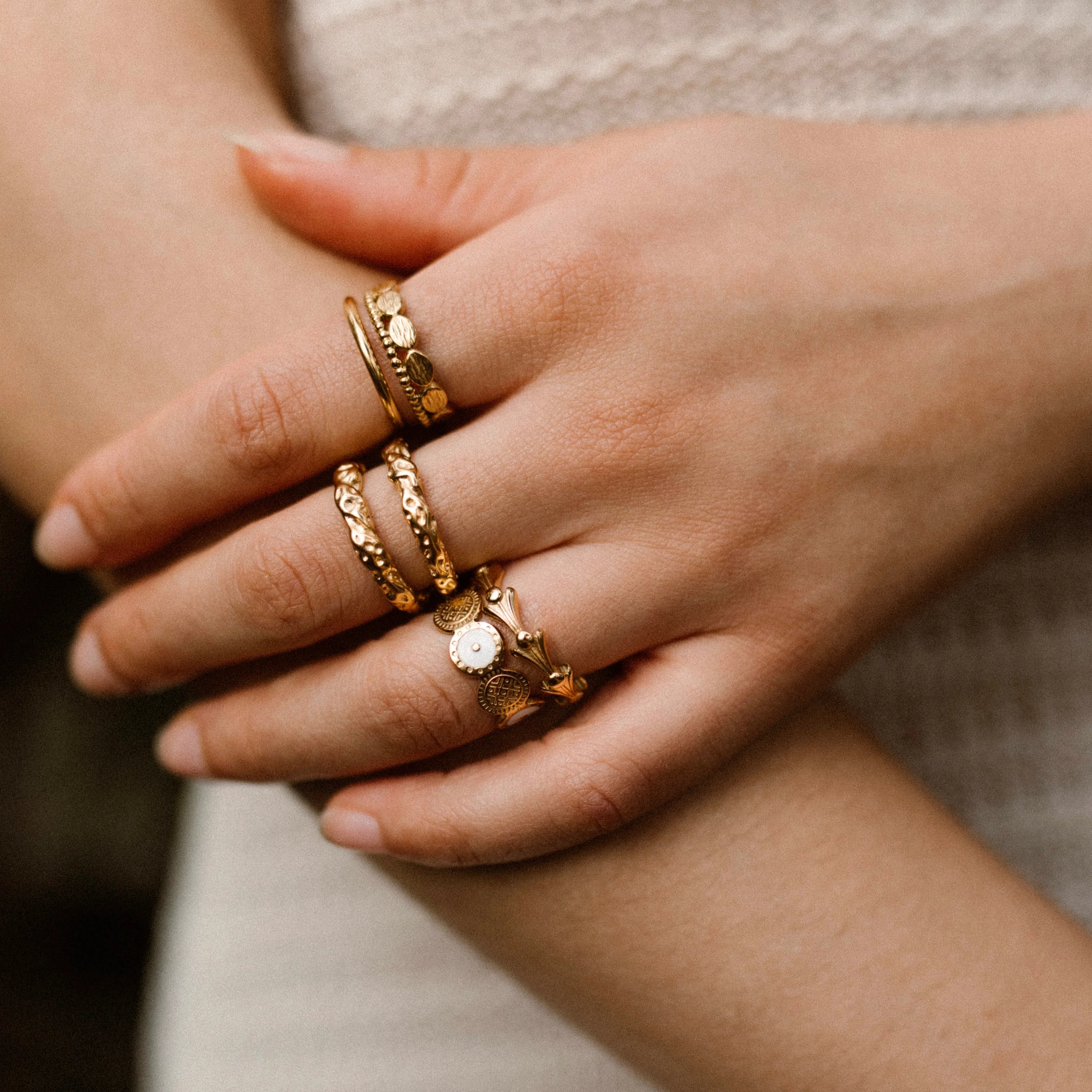 Studio Frenchie ring - golden leaves