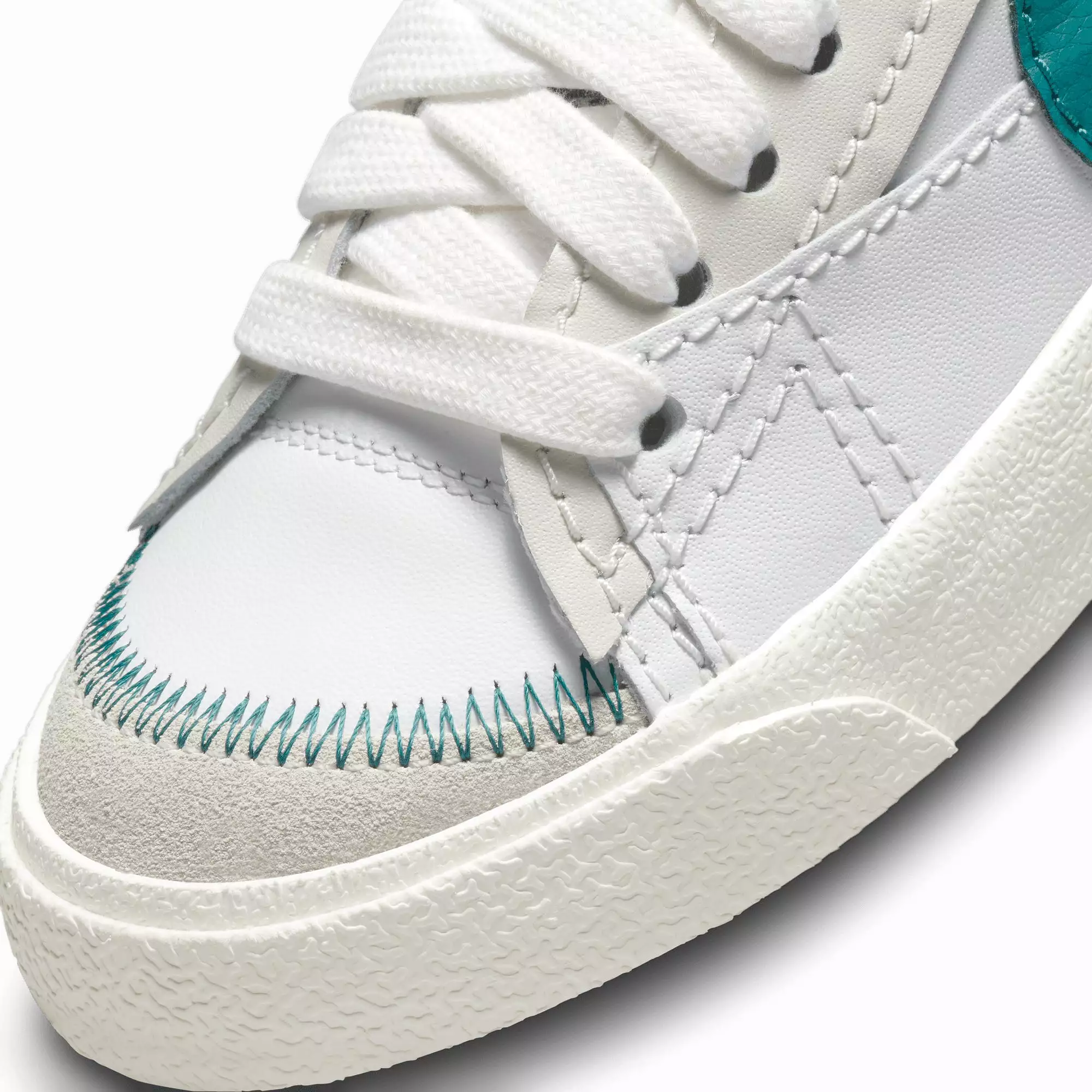 WMN'S BLAZER LOW '77 JUMBO'SUMMIT WHITE/GEODE TEAL-SEA GLASS'