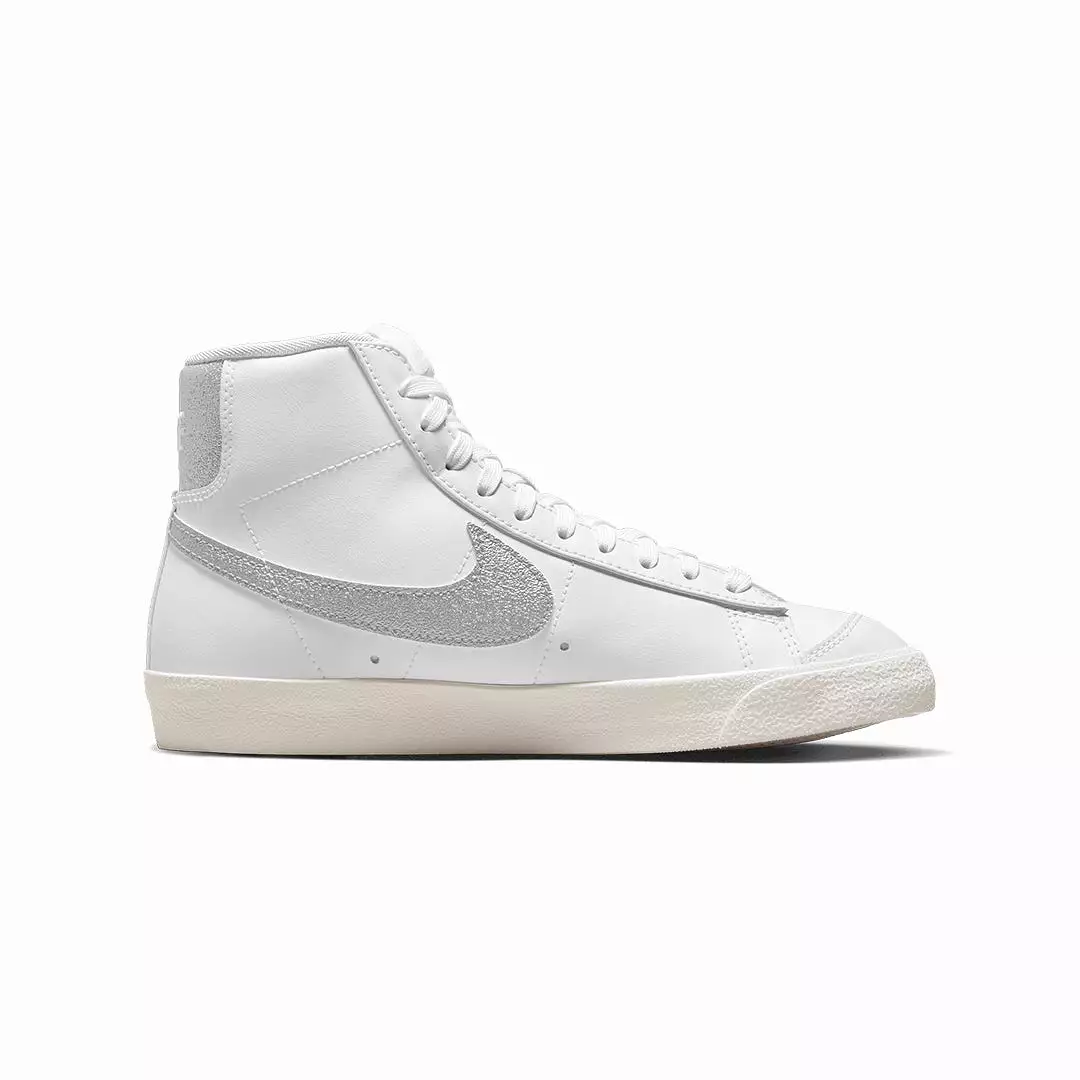 WMN'S BLAZER MID '77 ESS 'WHITE/METALLIC SILVER'